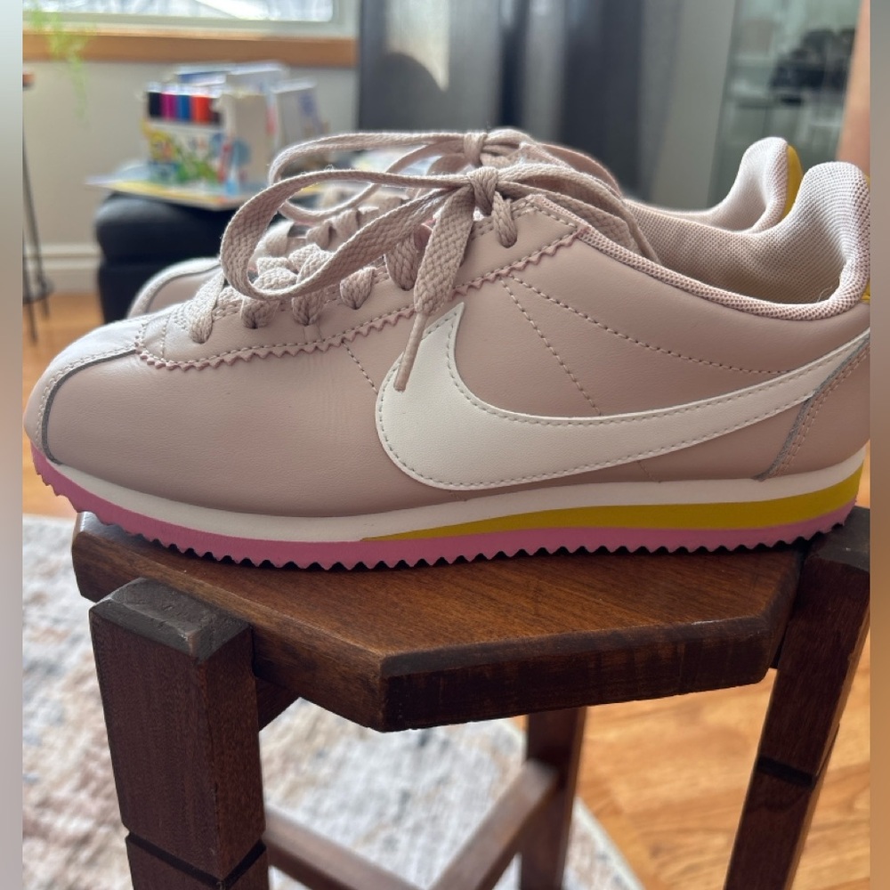 Nike Women's Pink & White Sneakers